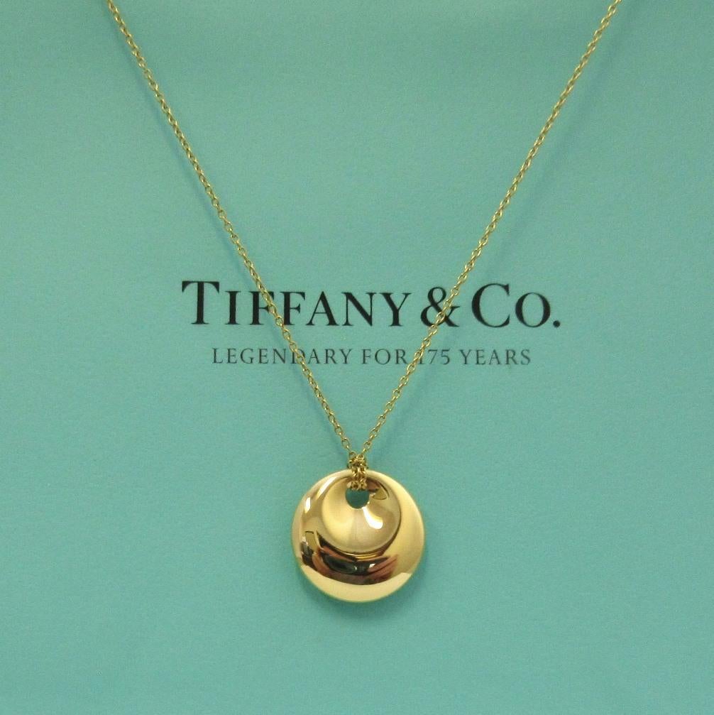 Women's TIFFANY & Co. Elsa Peretti 18K Gold 14mm Round Pendant Necklace For Sale