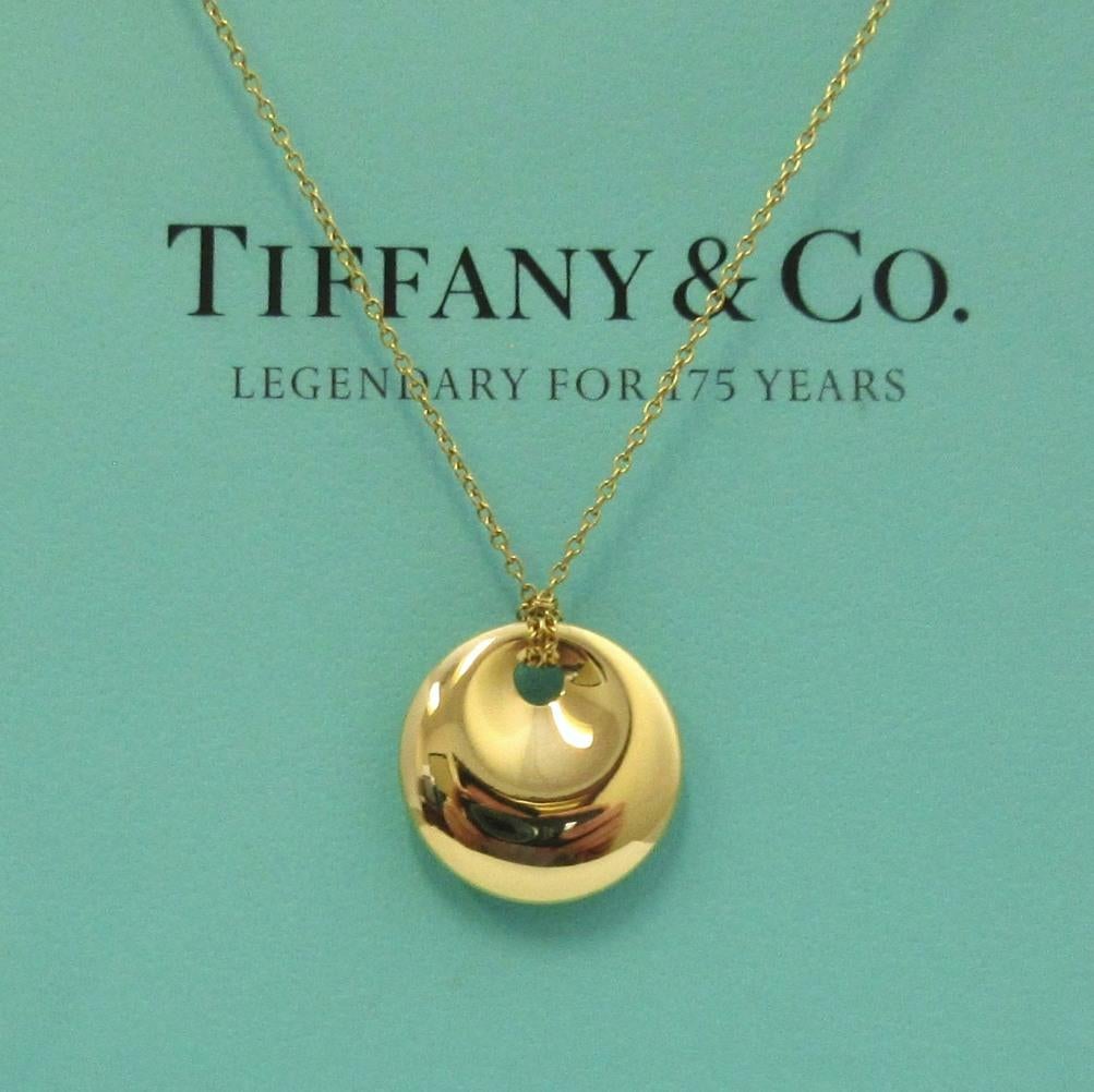 Women's TIFFANY & Co. Elsa Peretti 18K Gold 14mm Round Pendant Necklace For Sale