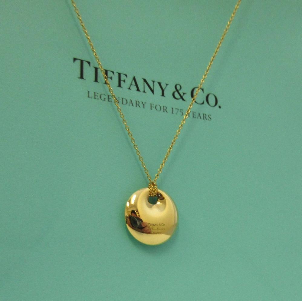 TIFFANY & Co. Elsa Peretti 18K Gold 14mm Round Pendant Necklace For Sale 2