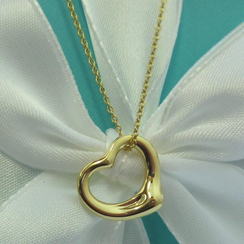 TIFFANY & Co. Elsa Peretti Halskette mit offenem Herzanhänger, 18 Karat Gold 16 mm, neu

Metall: 18K Gelbgold
Gewicht: 4.40 Gramm
Kette: 16