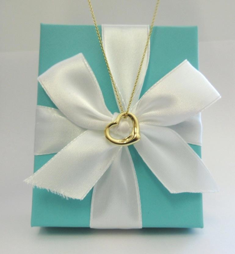 TIFFANY & Co. Elsa Peretti Halskette mit offenem Herzanhänger, 18 Karat Gold 16 mm, neu im Zustand „Neu“ in Los Angeles, CA