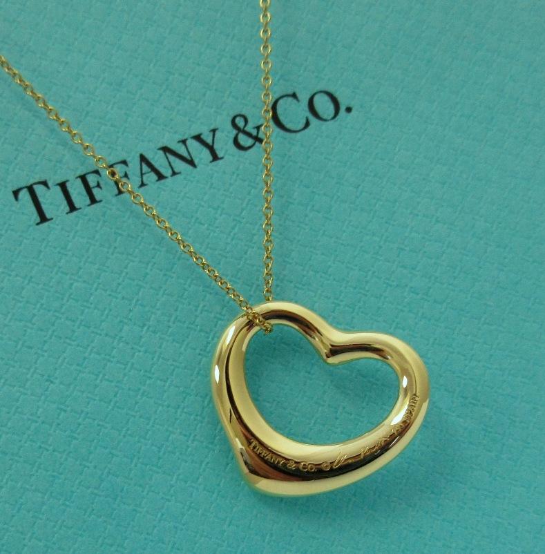 TIFFANY & Co. Elsa Peretti, collier pendentif cœur ouvert 22 mm en or 18 carats, neuf Pour femmes en vente