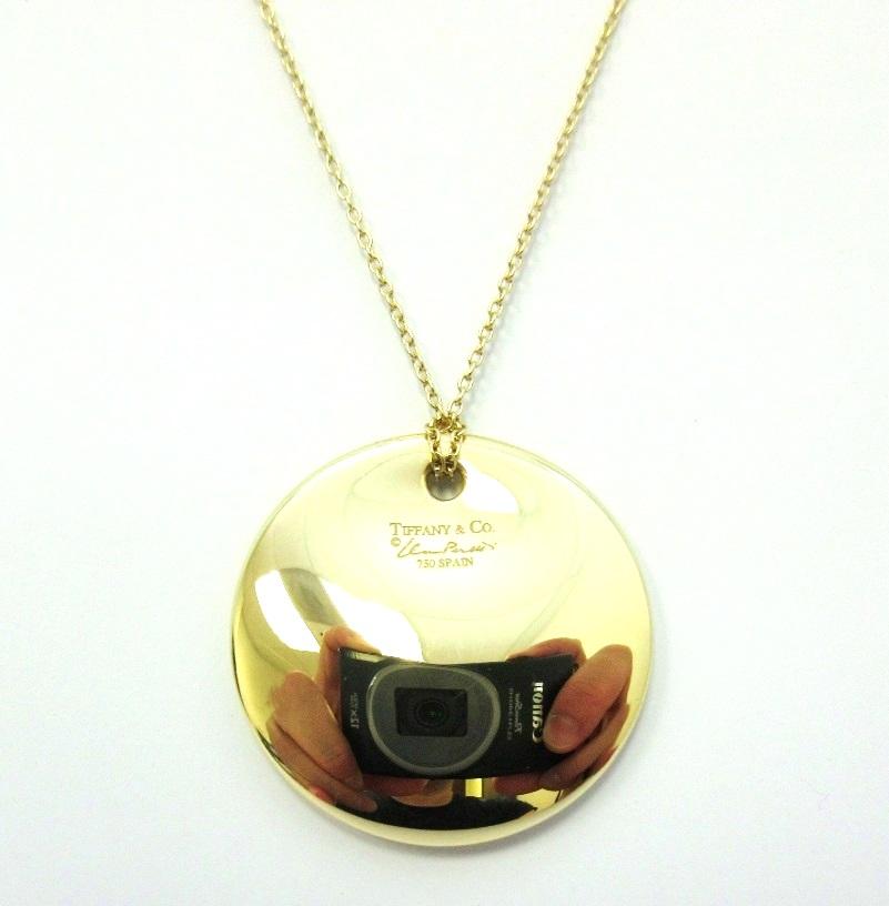 TIFFANY & Co. Elsa Peretti 18K Gold 24mm Round Pendant Necklace For Sale 1