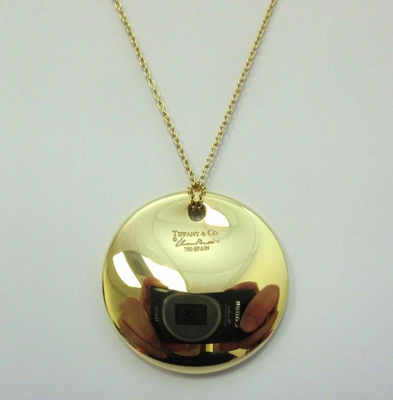 TIFFANY & Co. Elsa Peretti 18K Gold 24mm Round Pendant Necklace For Sale 2