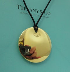 TIFFANY & Co. Elsa Peretti 18K Gold 35mm Round Pendant Necklace