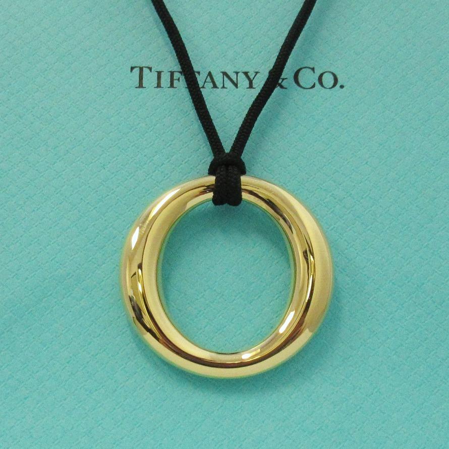 TIFFANY & Co. Elsa Peretti 18K Gold 35mm Sevillana Pendant Necklace Large Size

Metal: 18K yellow gold
Gold Weight: 7.70 grams
Pendant: 1.4