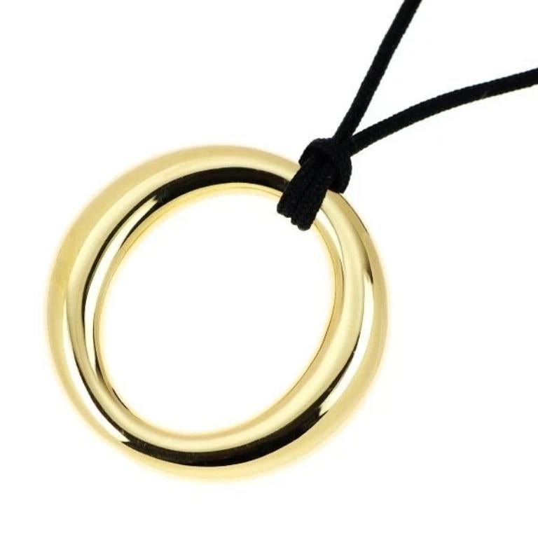 TIFFANY & Co. Elsa Peretti, collier pendentif Sevillana en or 18 carats 35 mm, grande taille

Métal : or jaune 18K
Or Poids : 7,90 grammes
Pendentif : 1,4