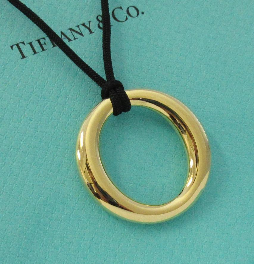 TIFFANY & Co. Elsa Peretti 18K Gold 35mm Sevillana Pendant Necklace Large Size In New Condition For Sale In Los Angeles, CA