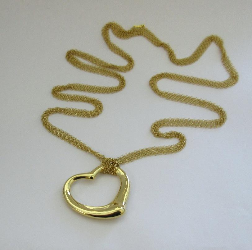 TIFFANY & Co. Elsa Peretti 18K Gold 36mm Open Heart Pendant Mesh Chain Necklace For Sale 1