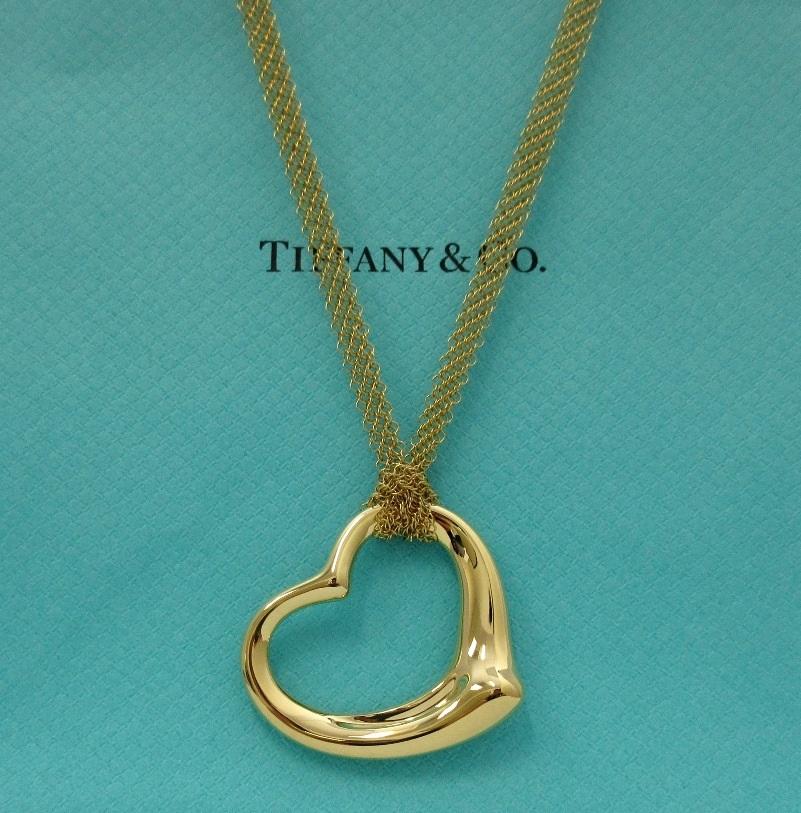 TIFFANY & Co. Elsa Peretti 18K Gold 36mm Open Heart Pendant Mesh Chain Necklace In Excellent Condition For Sale In Los Angeles, CA