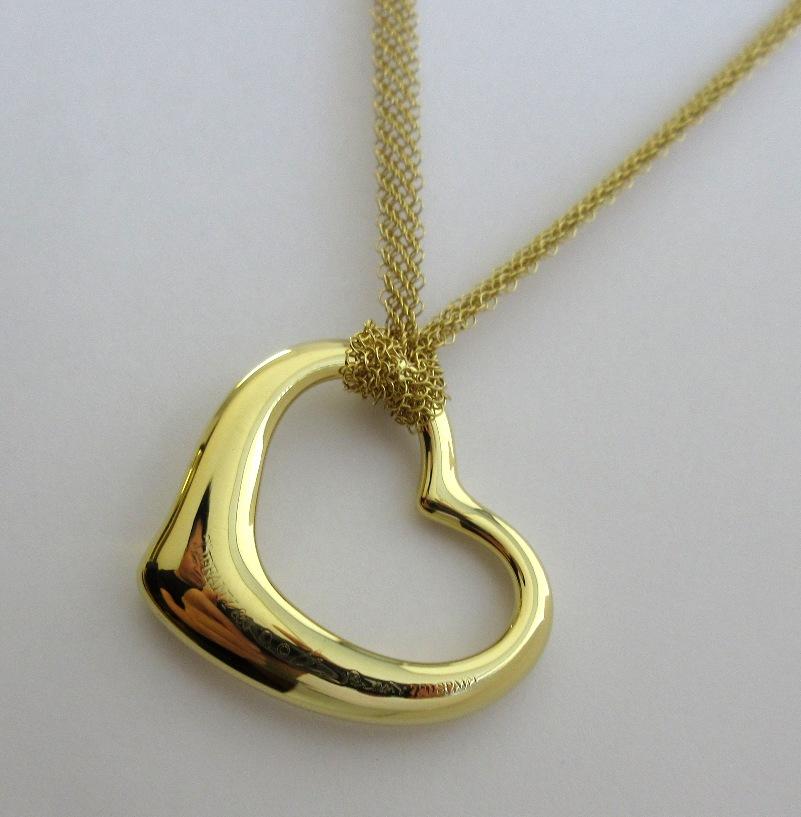 TIFFANY & Co. Elsa Peretti 18K Gold 36mm Open Heart Pendant Mesh Chain Necklace For Sale 2