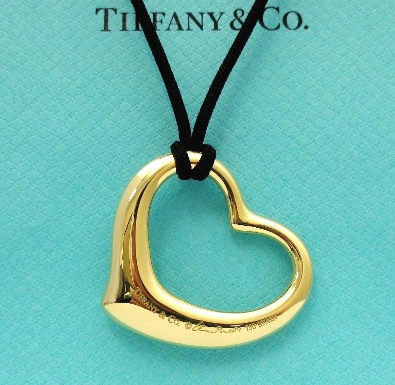 Women's TIFFANY & Co. Elsa Peretti 18K Gold 36mm Open Heart Pendant Necklace For Sale