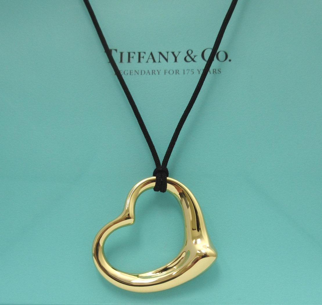 Women's TIFFANY & Co. Elsa Peretti 18K Gold 36mm Open Heart Pendant Necklace For Sale
