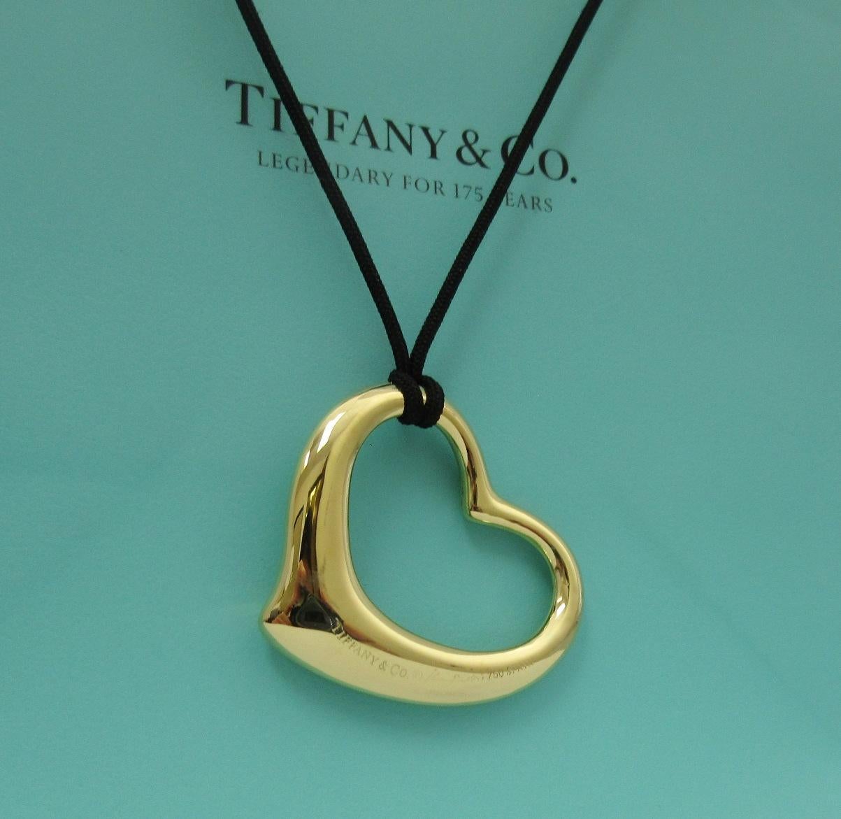 Women's TIFFANY & Co. Elsa Peretti 18K Gold 36mm Open Heart Pendant Necklace For Sale