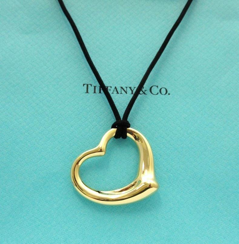 TIFFANY & Co. Elsa Peretti 18K Gold 36mm Open Heart Pendant Necklace For Sale 1