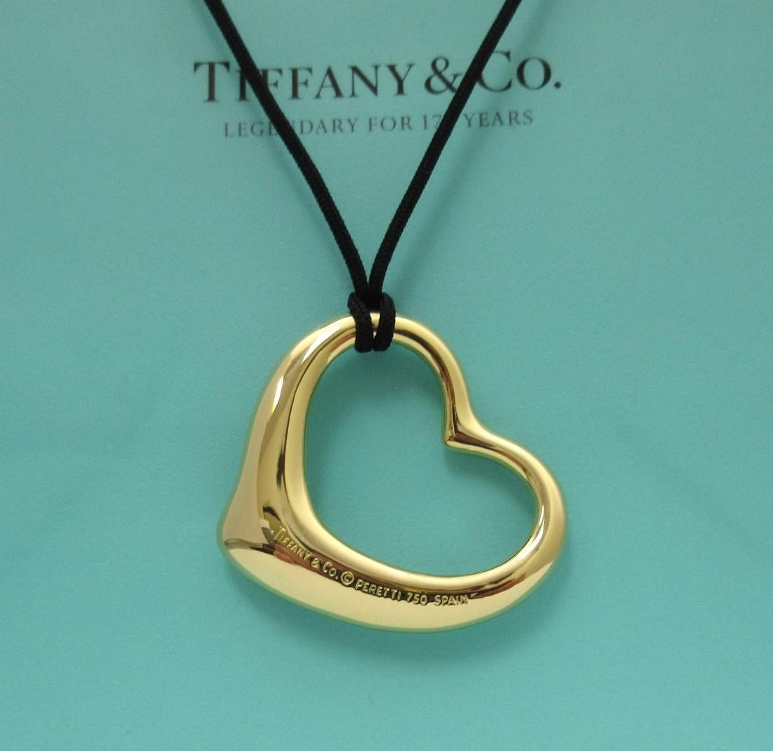 TIFFANY & Co. Elsa Peretti 18K Gold 36mm Open Heart Pendant Necklace For Sale 2