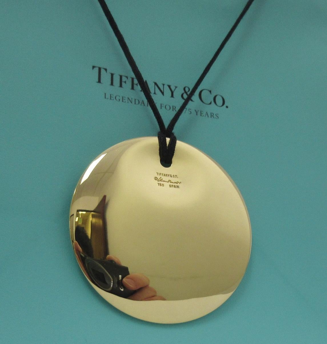 Donna TIFFANY & Co. Collana con ciondolo rotondo da 50 mm in oro 18 carati Elsa Peretti XL in vendita