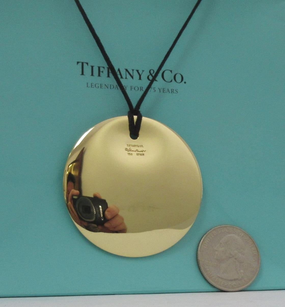 TIFFANY & Co. Collana con ciondolo rotondo da 50 mm in oro 18 carati Elsa Peretti XL in vendita 2