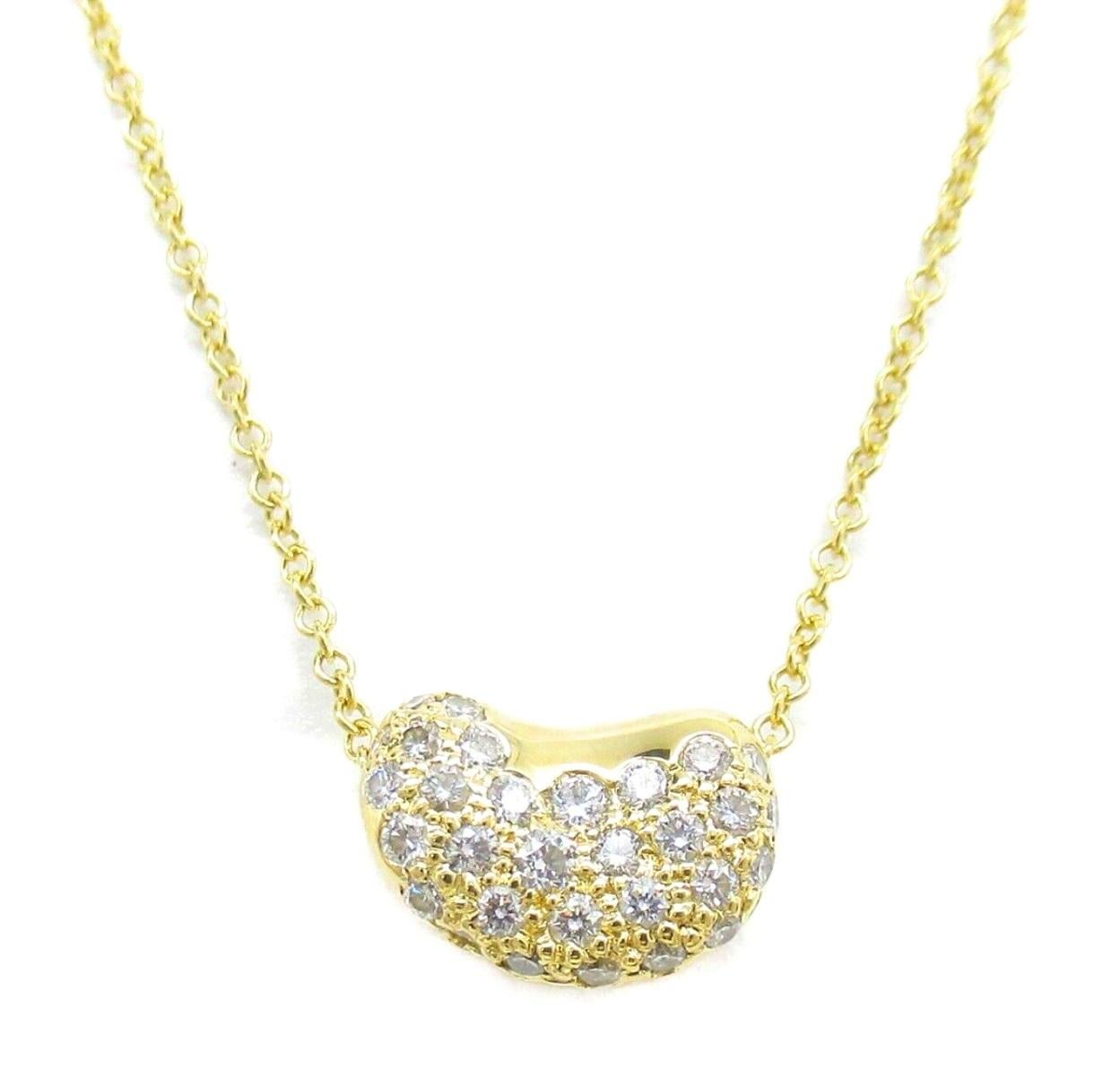 Taille ronde TIFFANY & Co. Elsa Peretti, collier pendentif Bean 11 mm en or 18 carats et diamants en vente