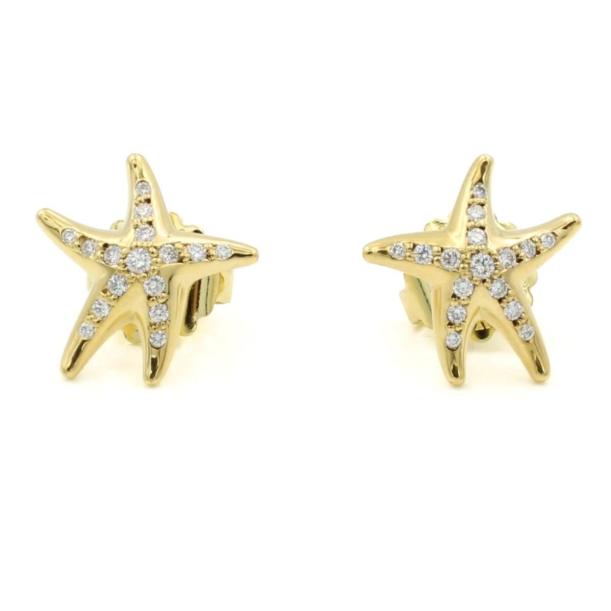 TIFFANY & Co. Orecchini a stella di Elsa Peretti in oro 18 carati e diamanti

Metallo: oro 18 carati
Peso: 6.50 grammi
Misura: 16 mm di larghezza
Diamante: 32 diamanti rotondi, peso totale di 0,32 carati circa.
Punzone: ©TIFFANY&CO. 750 PERETTI
