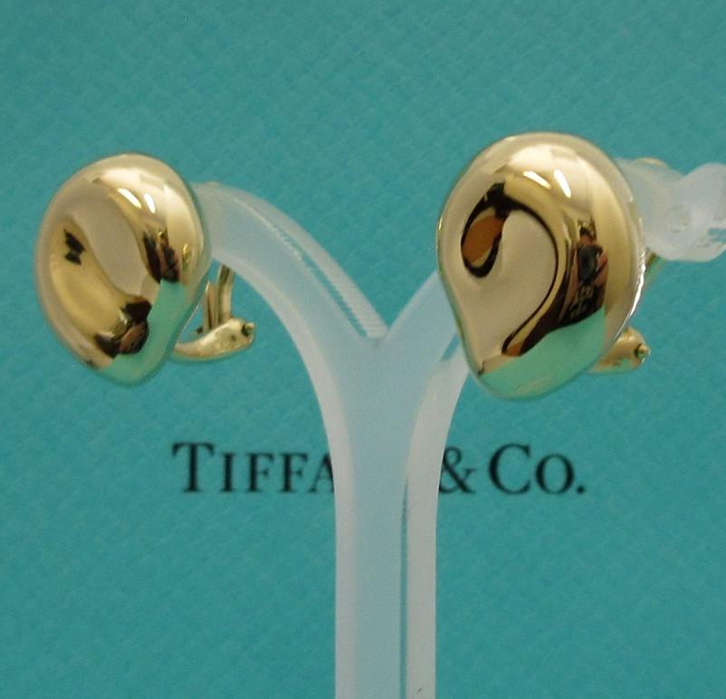 TIFFANY & Co. Elsa Peretti 18K Gold Free Form Clip-On Earrings Large In Excellent Condition For Sale In Los Angeles, CA