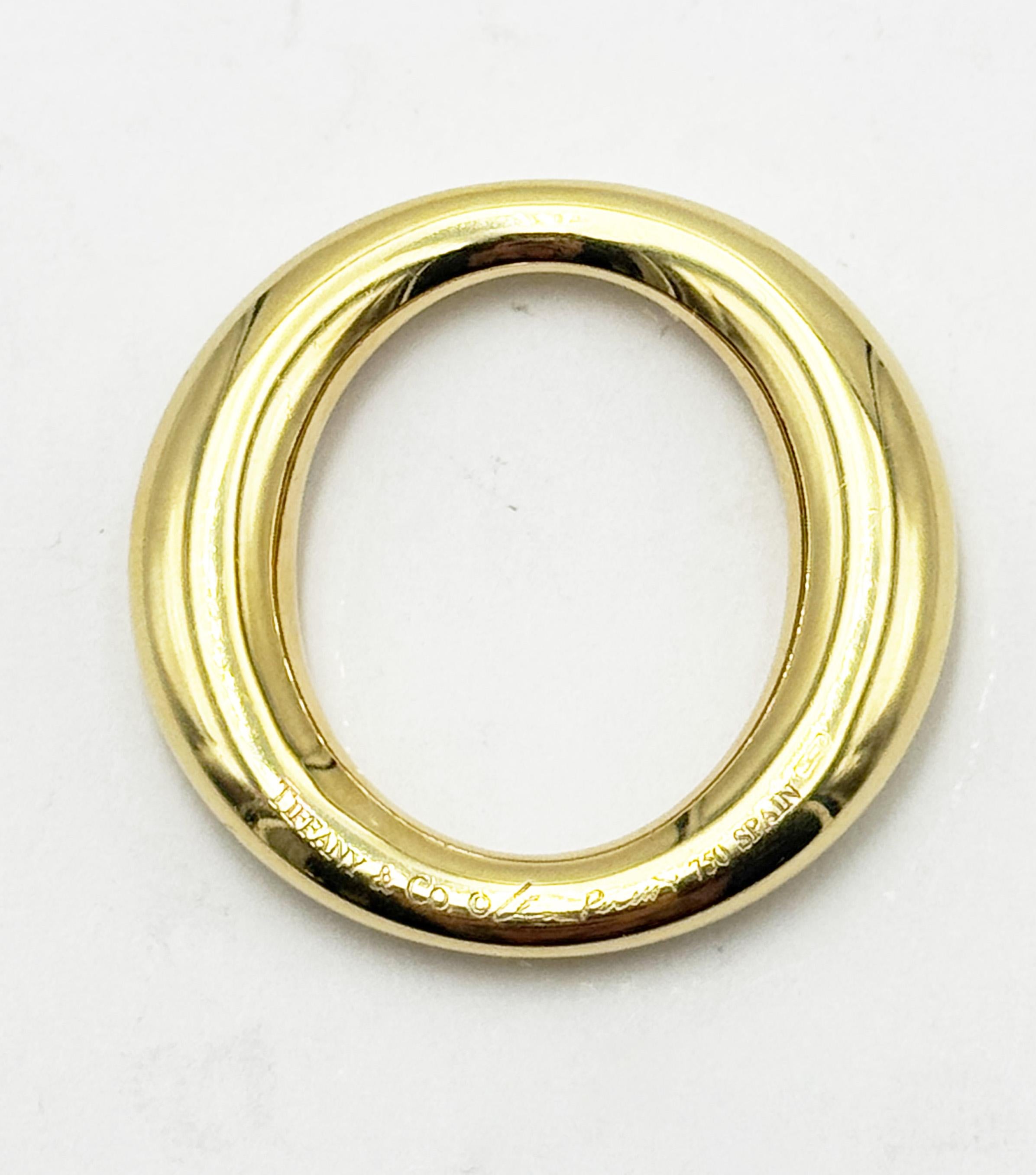 TIFFANY & Co. Elsa Peretti, collana con ciondolo O in oro 18 carati da 35 mm, grande in vendita 1