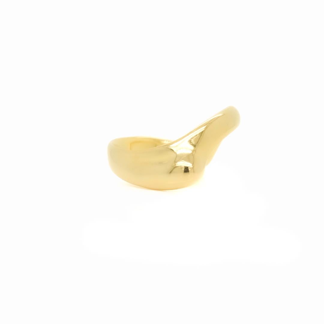 Tiffany & Co. Elsa Peretti 18K Gold Open Heart Curved Band Ring For Sale 3