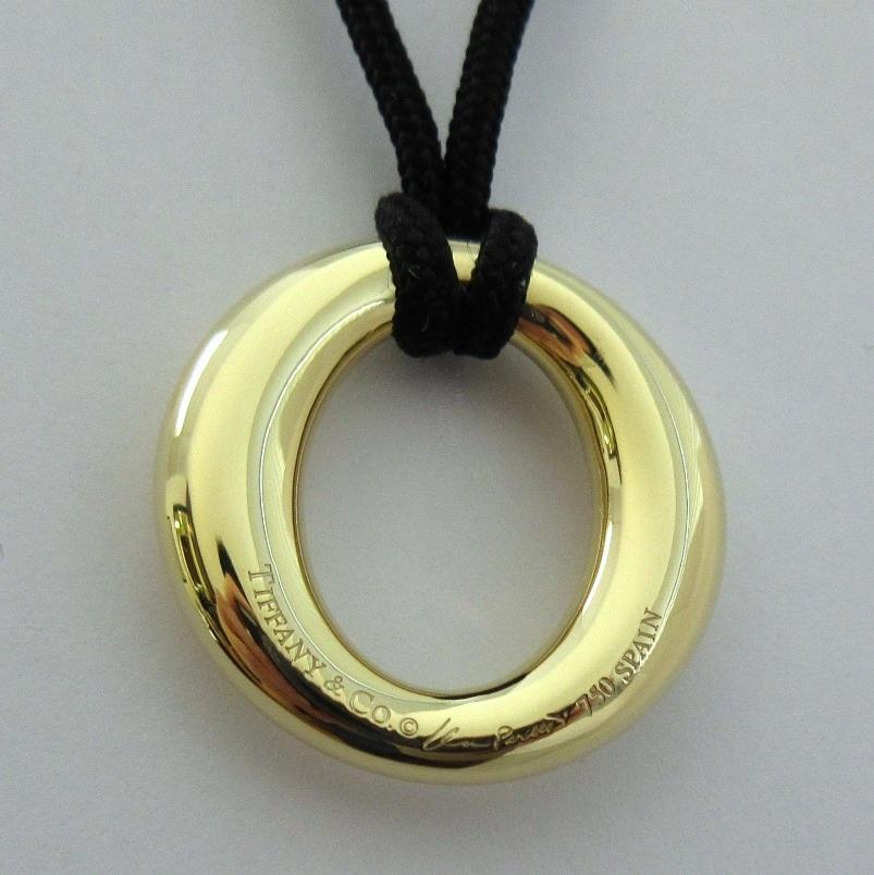 Women's TIFFANY & Co. Elsa Peretti 18K Gold Sevillana Pendant Necklace For Sale