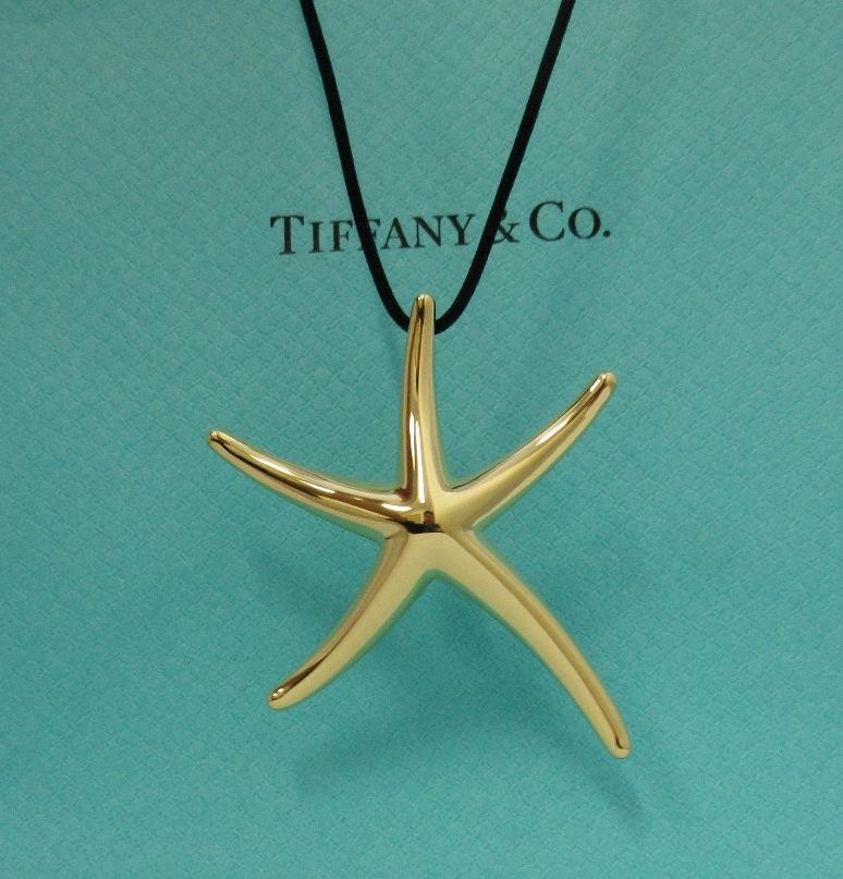 TIFFANY & Co. Elsa Peretti 18K Gold Starfish Pendant Necklace LARGE
 
 Metal: 18K yellow gold
 Gold weight: 10.80 grams
 Pendant: 2