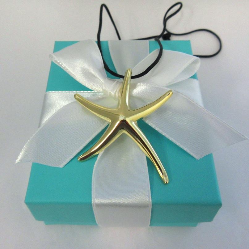 TIFFANY & Co. Collana con ciondolo a forma di stella marina in oro 18 carati Elsa Peretti LARGE In condizioni Nuovo in vendita a Los Angeles, CA
