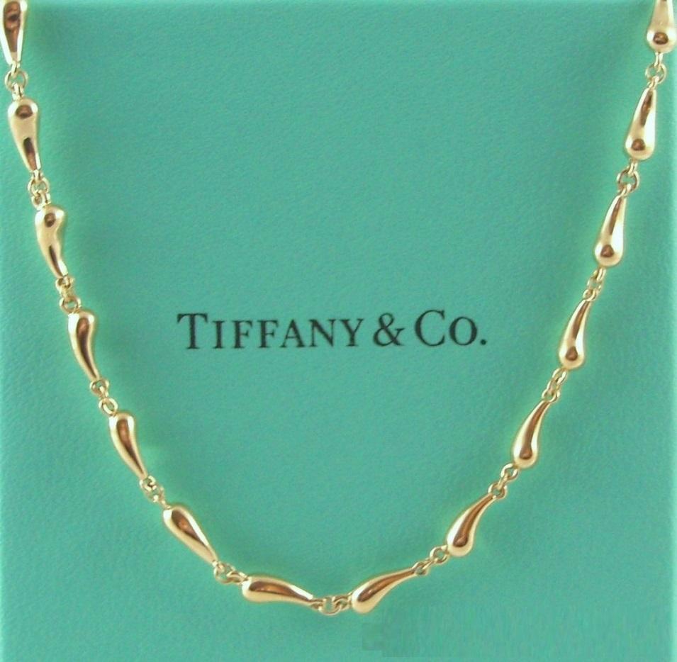 TIFFANY & Co. Elsa Peretti, collier en or 18 carats en forme de larme Bon état - En vente à Los Angeles, CA