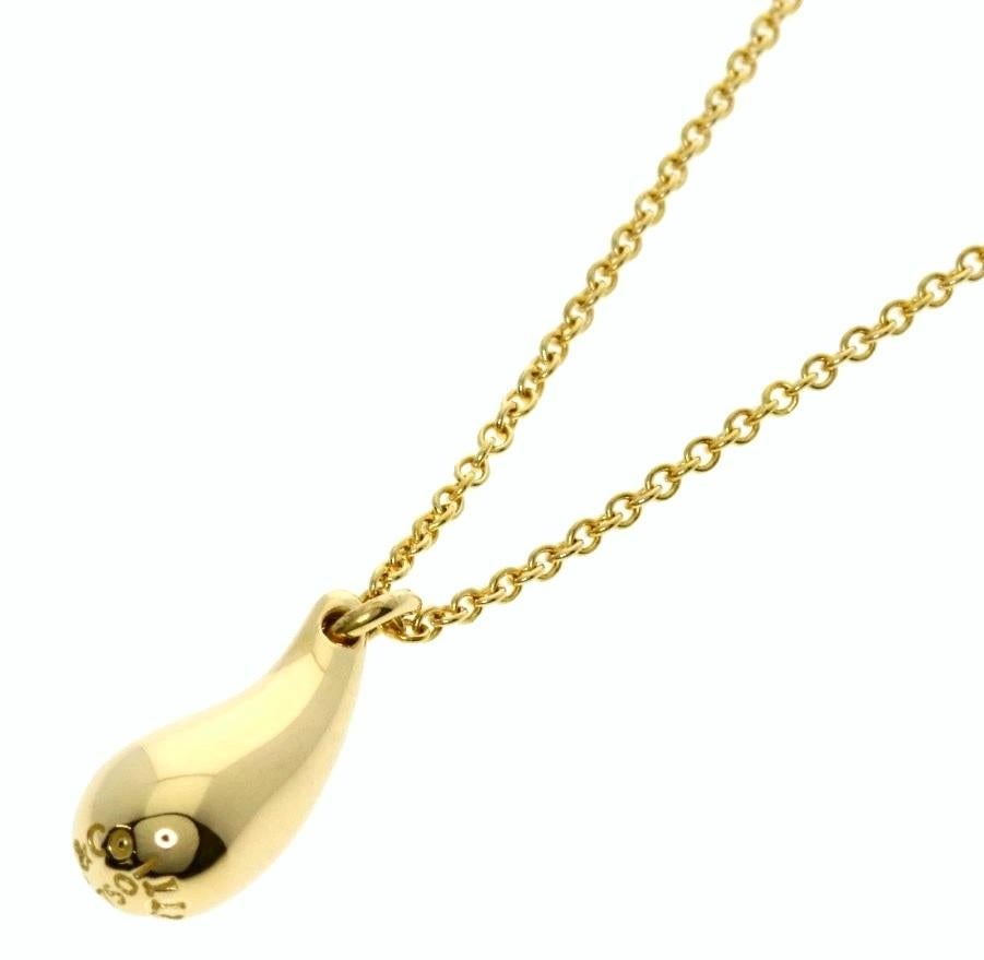 TIFFANY & Co. Elsa Peretti 18K Gold Teardrop Pendant Necklace
 
Metal: 18K Yellow Gold
Chain: 16