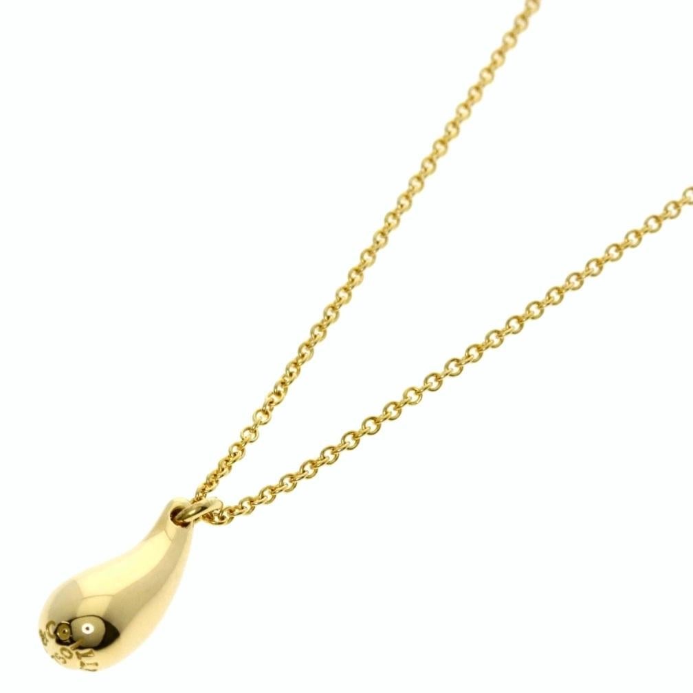 TIFFANY & Co. Elsa Peretti 18K Gold Teardrop Pendant Necklace In Good Condition For Sale In Los Angeles, CA