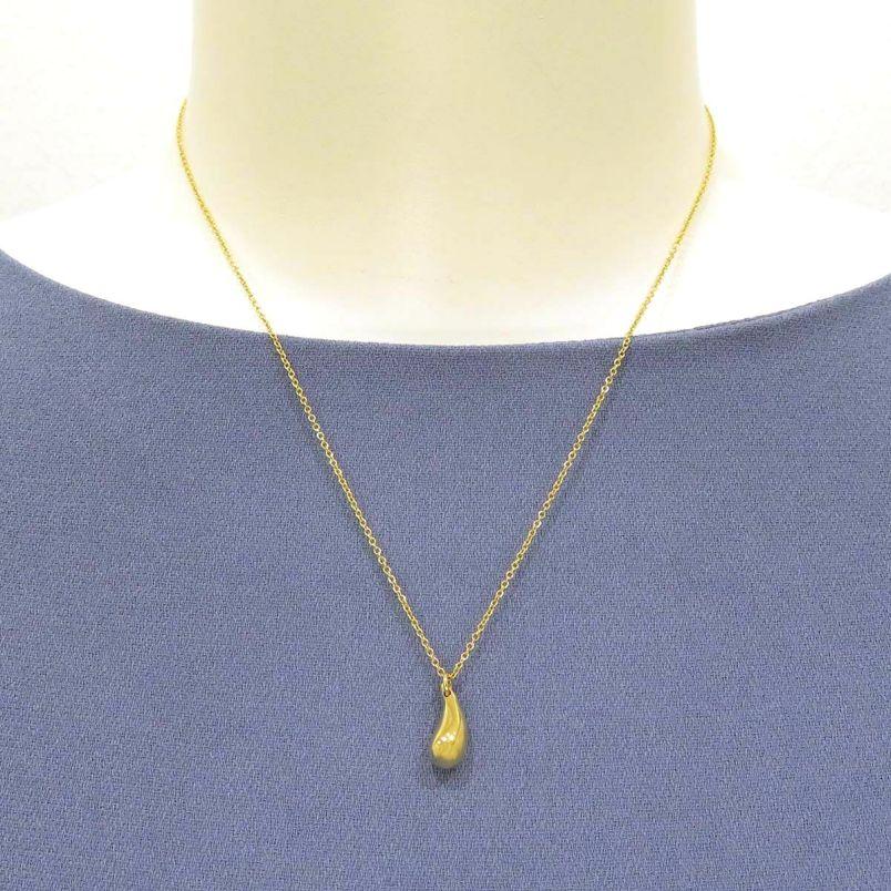 Women's TIFFANY & Co. Elsa Peretti 18K Gold Teardrop Pendant Necklace For Sale
