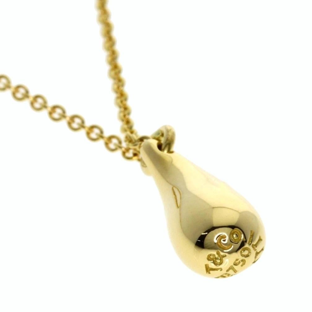 Women's TIFFANY & Co. Elsa Peretti 18K Gold Teardrop Pendant Necklace For Sale