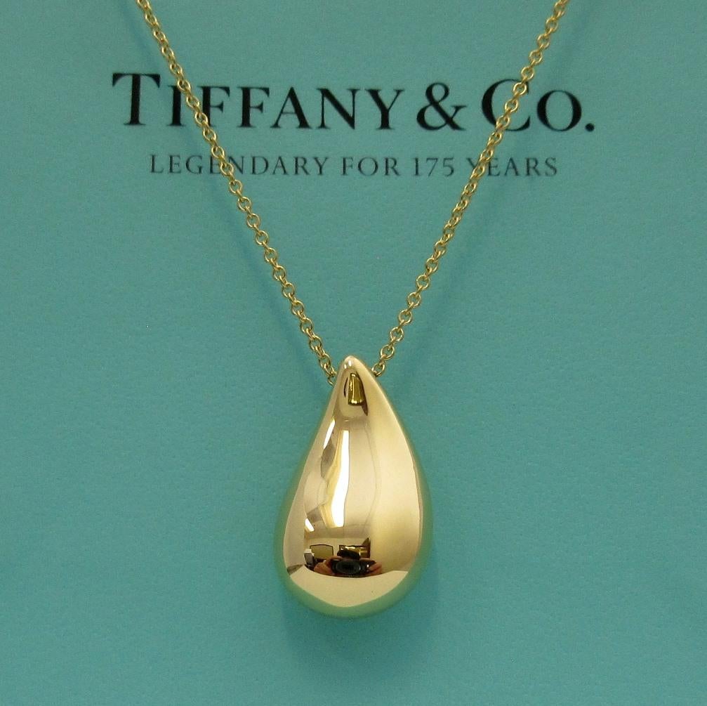 TIFFANY & Co. Elsa Peretti 18K Gold Teardrop Pendant Necklace Large In Excellent Condition In Los Angeles, CA