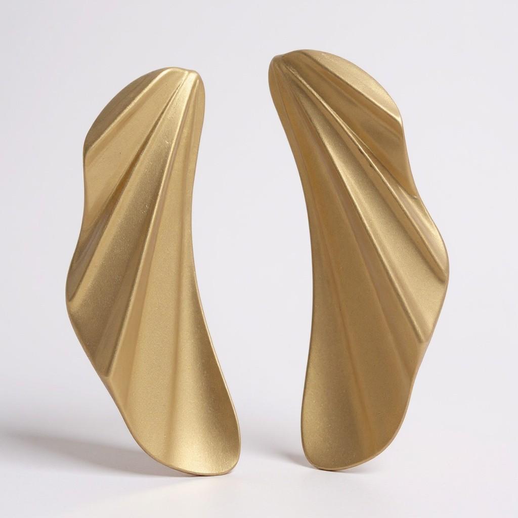 Tiffany & Co. Pendientes Elsa Peretti Wing Vintage de oro de 18 quilates - Ear Climbers Moderno en venta