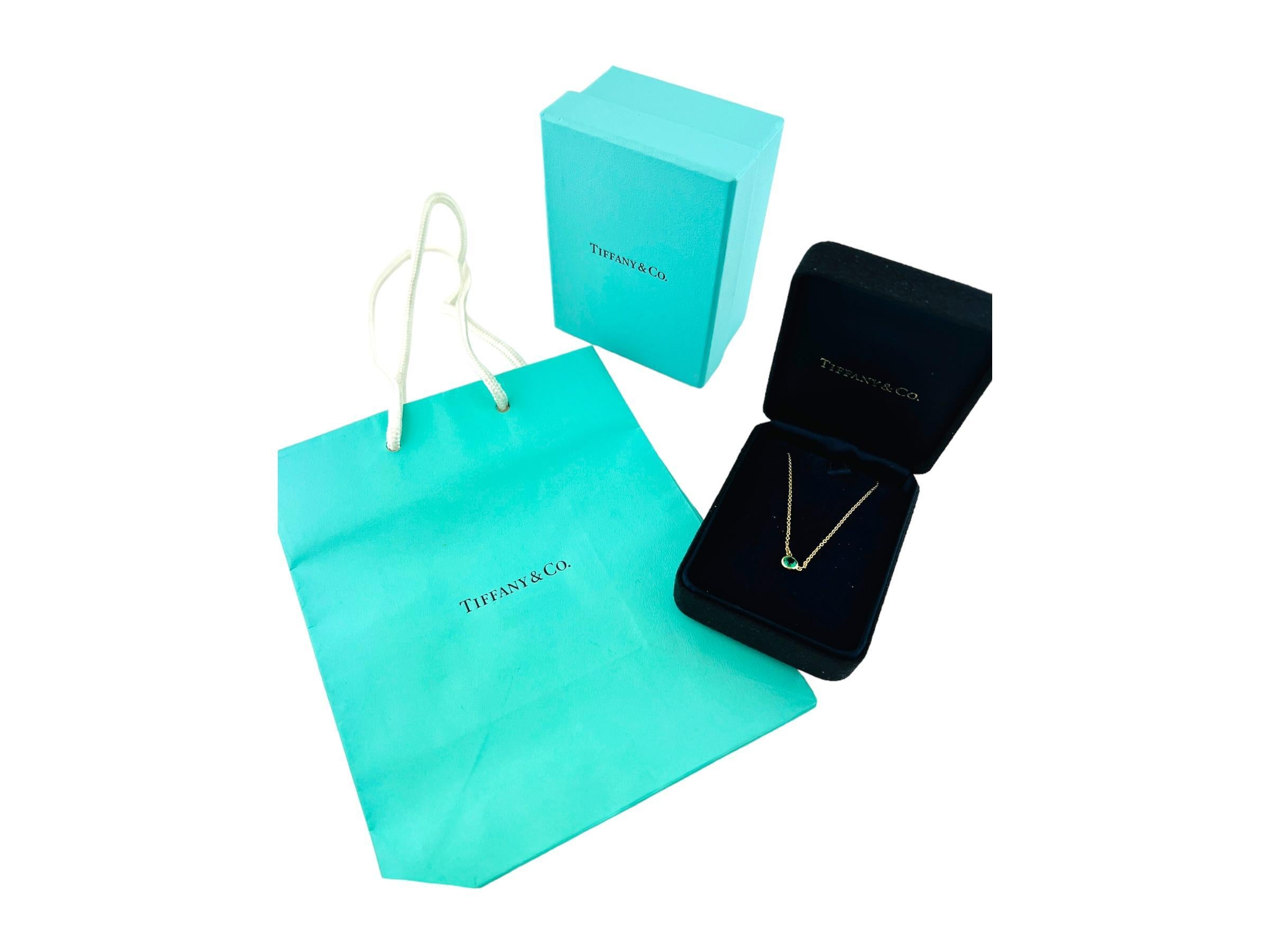Tiffany & Co. Elsa Peretti 18K Yellow Gold Color by the Yard Emerald Necklace

This Emerald Pendant necklace was designed by Elsa Peretti  for the Tiffany Color by the Yard Collection.

The necklace is approx. 16