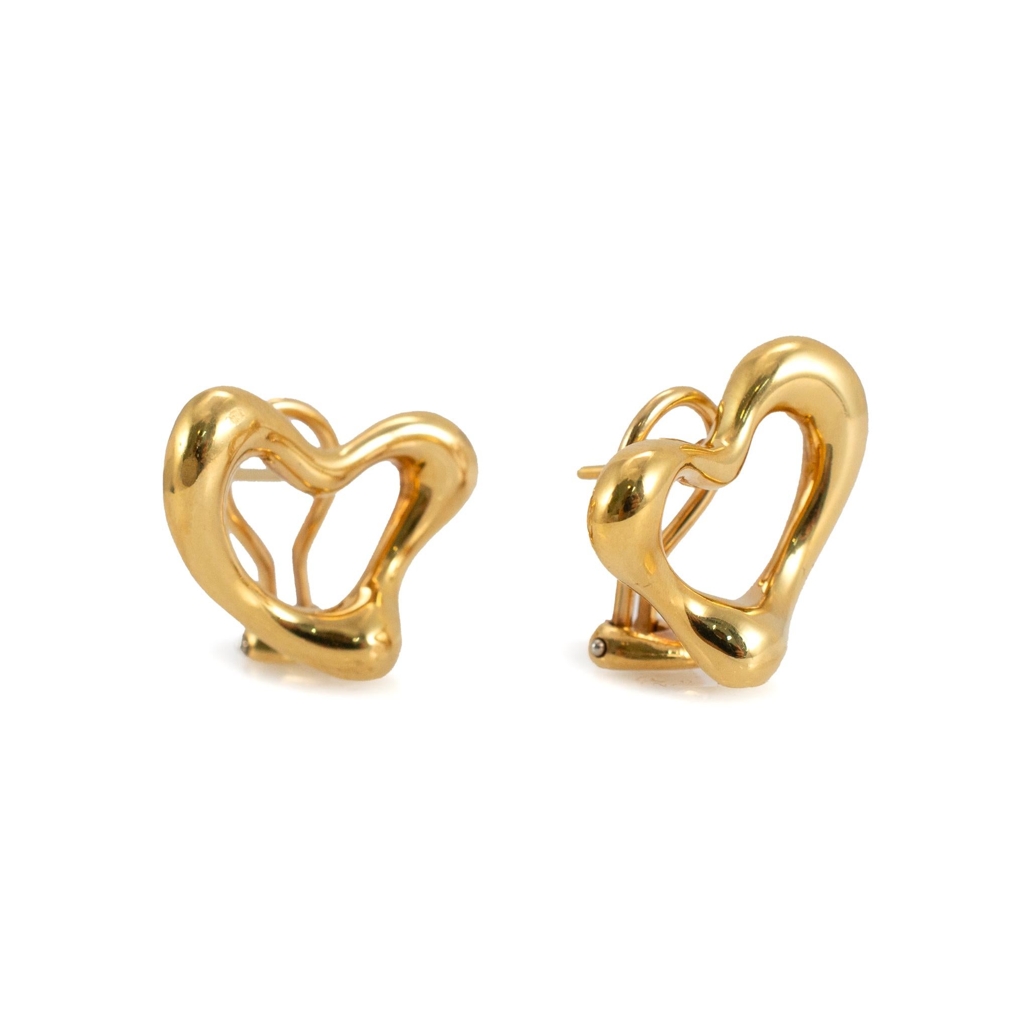 Marque : Tiffany & Co.

Genre : Mesdames

Type de métal : Or jaune 18K

Longueur : 0,75 pouces

Diamètre : 21,60 mm

Poids : 17,20 grammes

Une paire de boucles d'oreilles TIFFANY & CO. en or jaune 18 carats, boucles d'oreilles à clip avec des fils