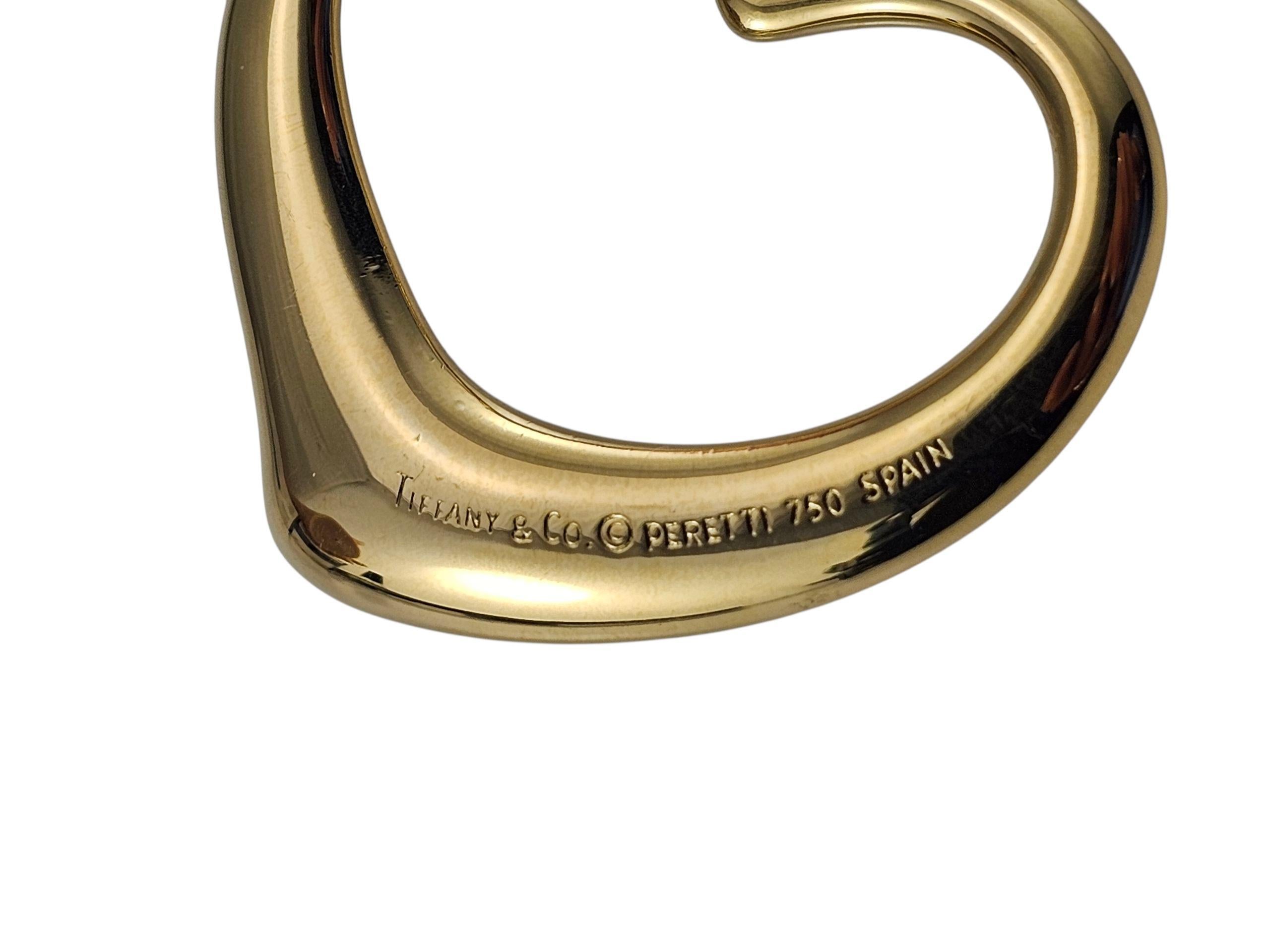 Tiffany & Co. Elsa Peretti 18K Gelbgold große offene Herz-Anhänger #23663 im Zustand „Gut“ im Angebot in Washington Depot, CT