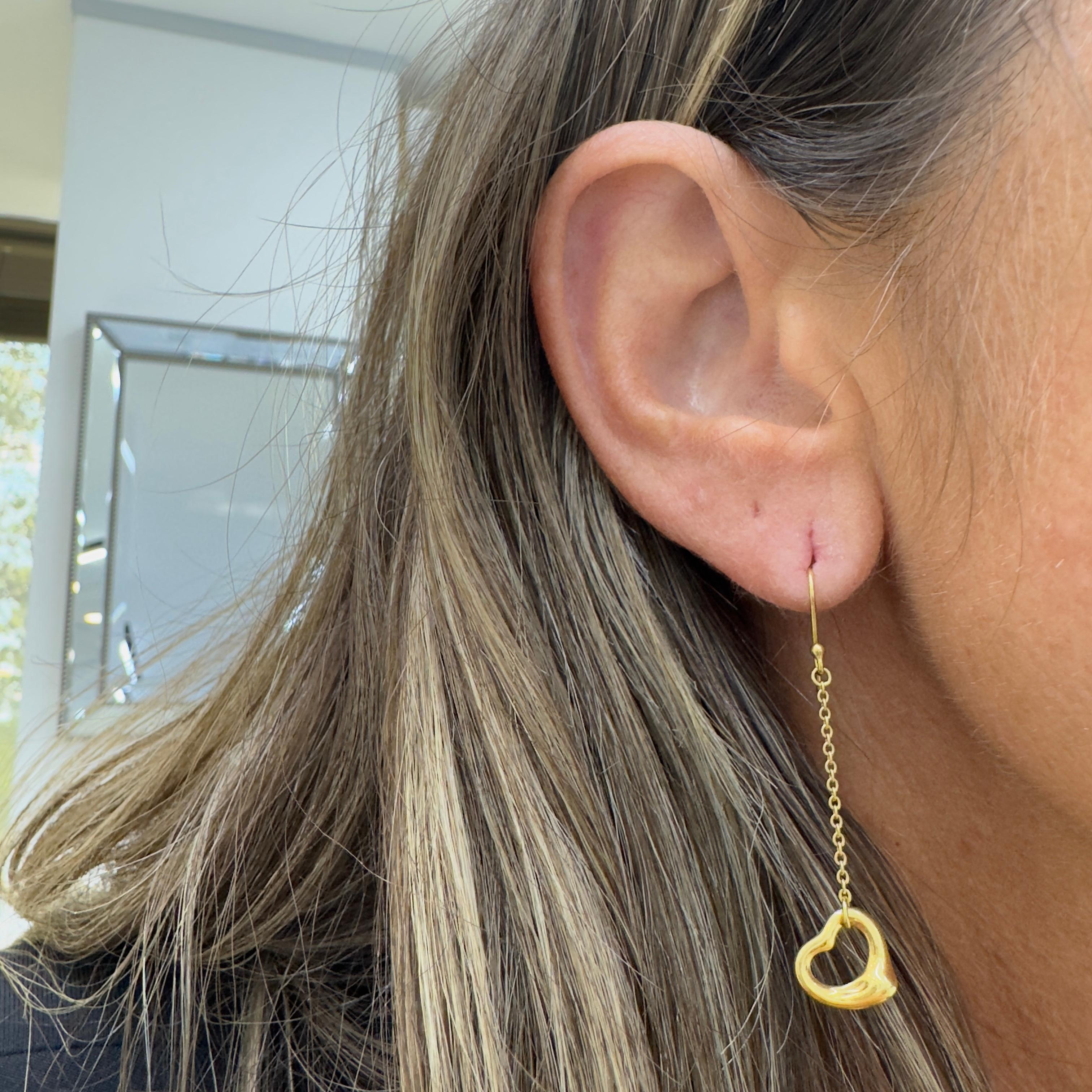 Tiffany & Co. Boucles d'oreilles pendantes à cœur ouvert en or jaune 18K Elsa Peretti en vente 4