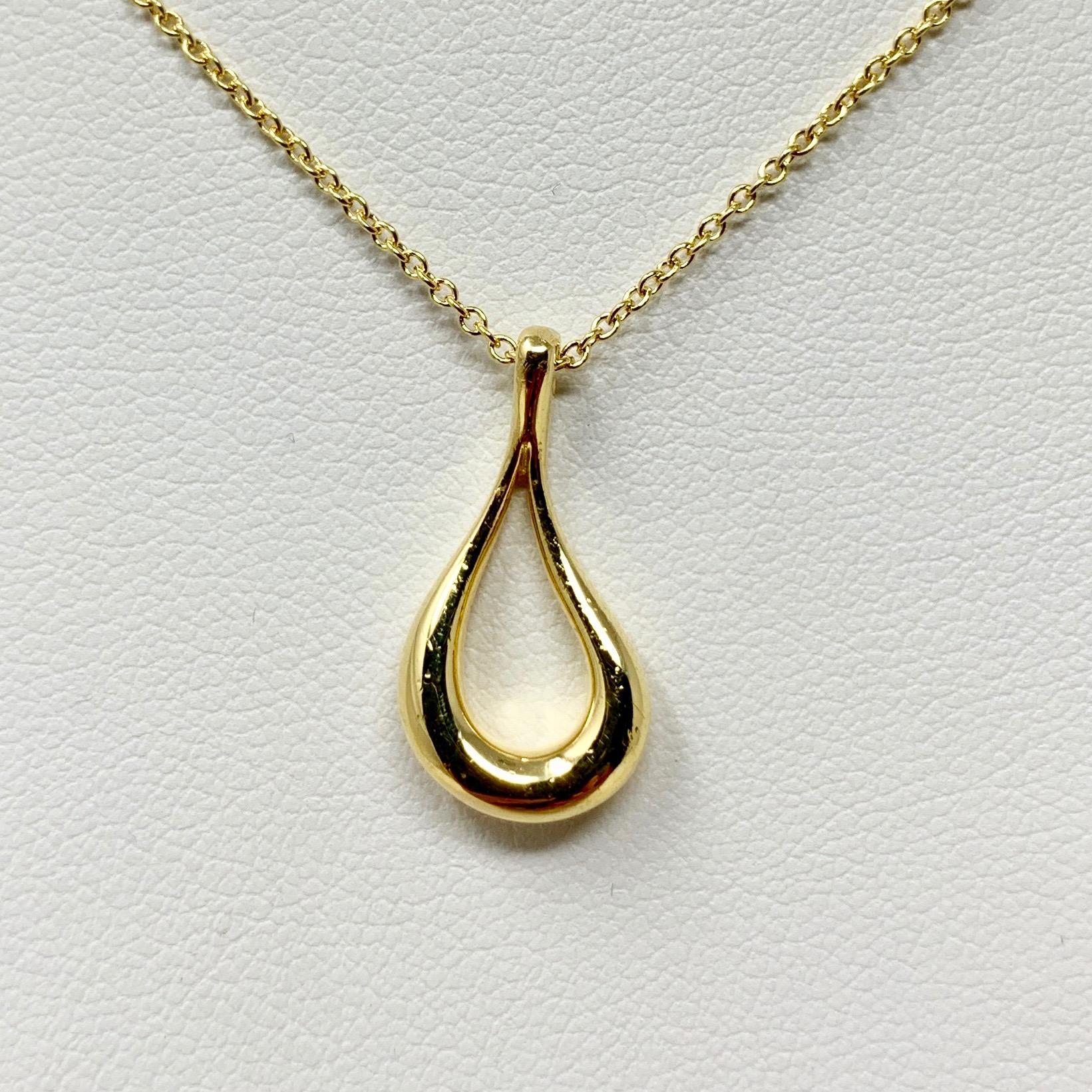 Tiffany & Co. Elsa Peretti 18 Karat Yellow Gold Open Tear Drop Pendant Necklace In Good Condition In Guilford, CT