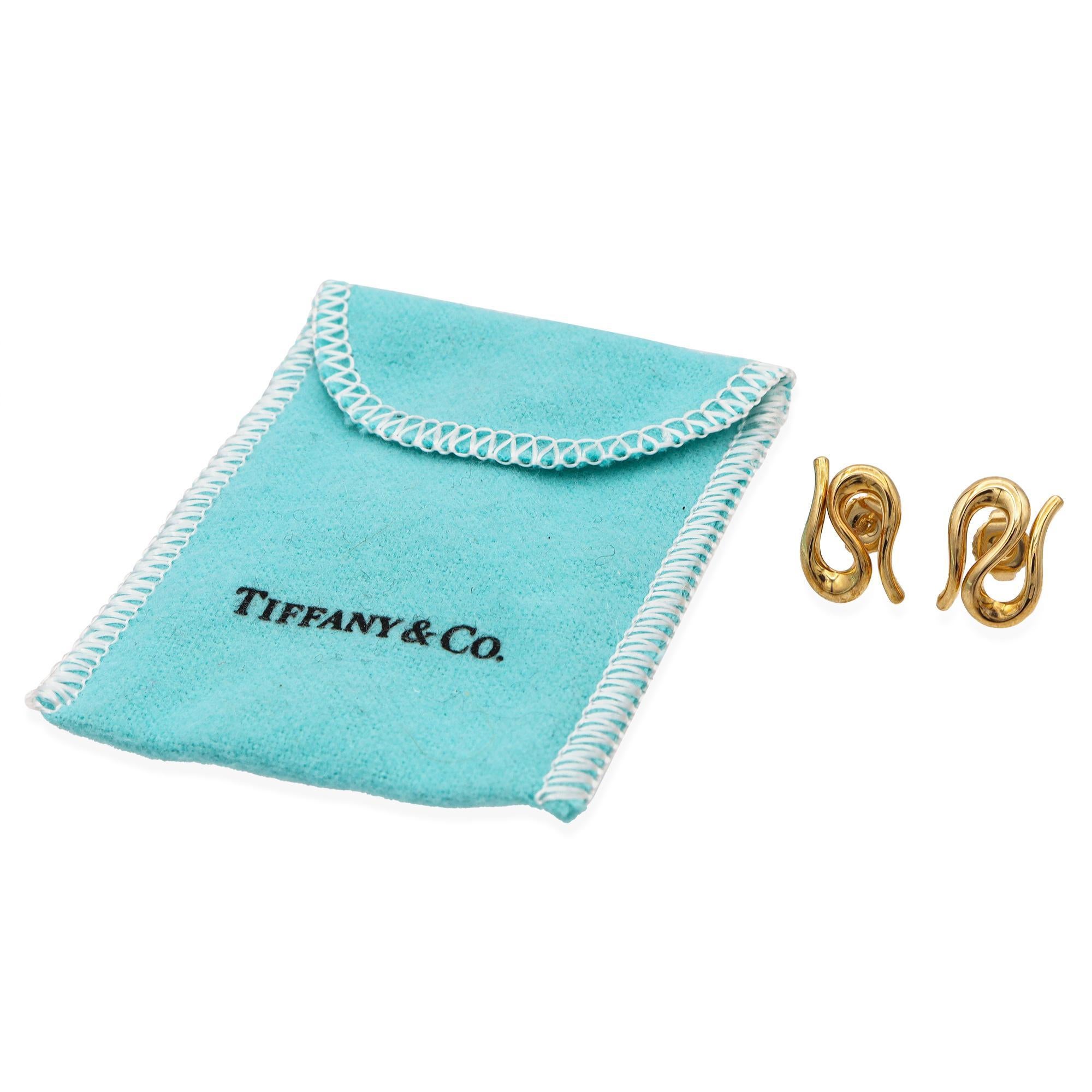 Tiffany & Co. Elsa Peretti 18K Yellow Gold Open Wave Stud Earrings In Good Condition For Sale In New York, NY