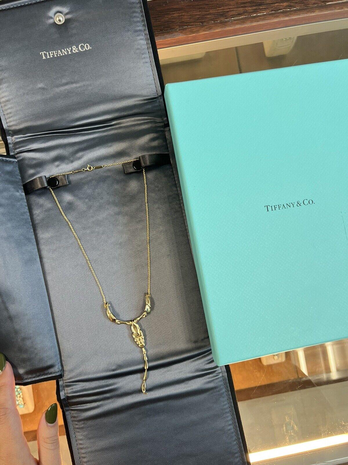 Tiffany & Co. Elsa Peretti 18k Yellow Gold Scorpio Zodiac Necklace w/Box Pouch In Excellent Condition In Beverly Hills, CA