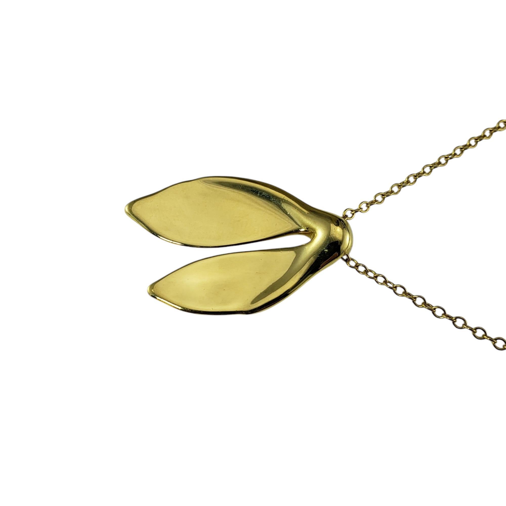 Tiffany & Co. Elsa Peretti, collier pendentif « Whale Tale » en or jaune 18 carats n° 19569 Bon état - En vente à Washington Depot, CT
