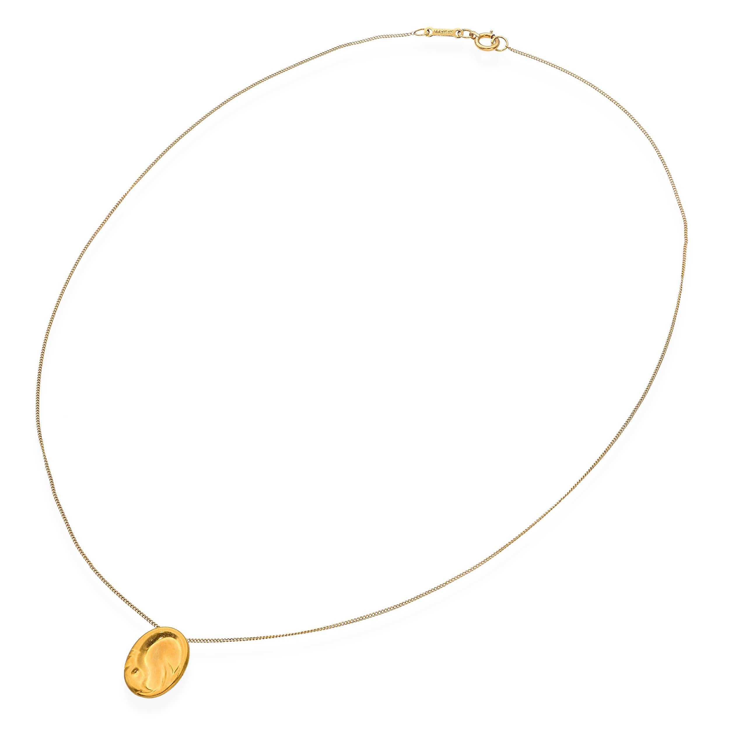 Donna Tiffany & Co. Collana con ciondolo ovale in oro giallo 24k di Elsa Peretti in vendita