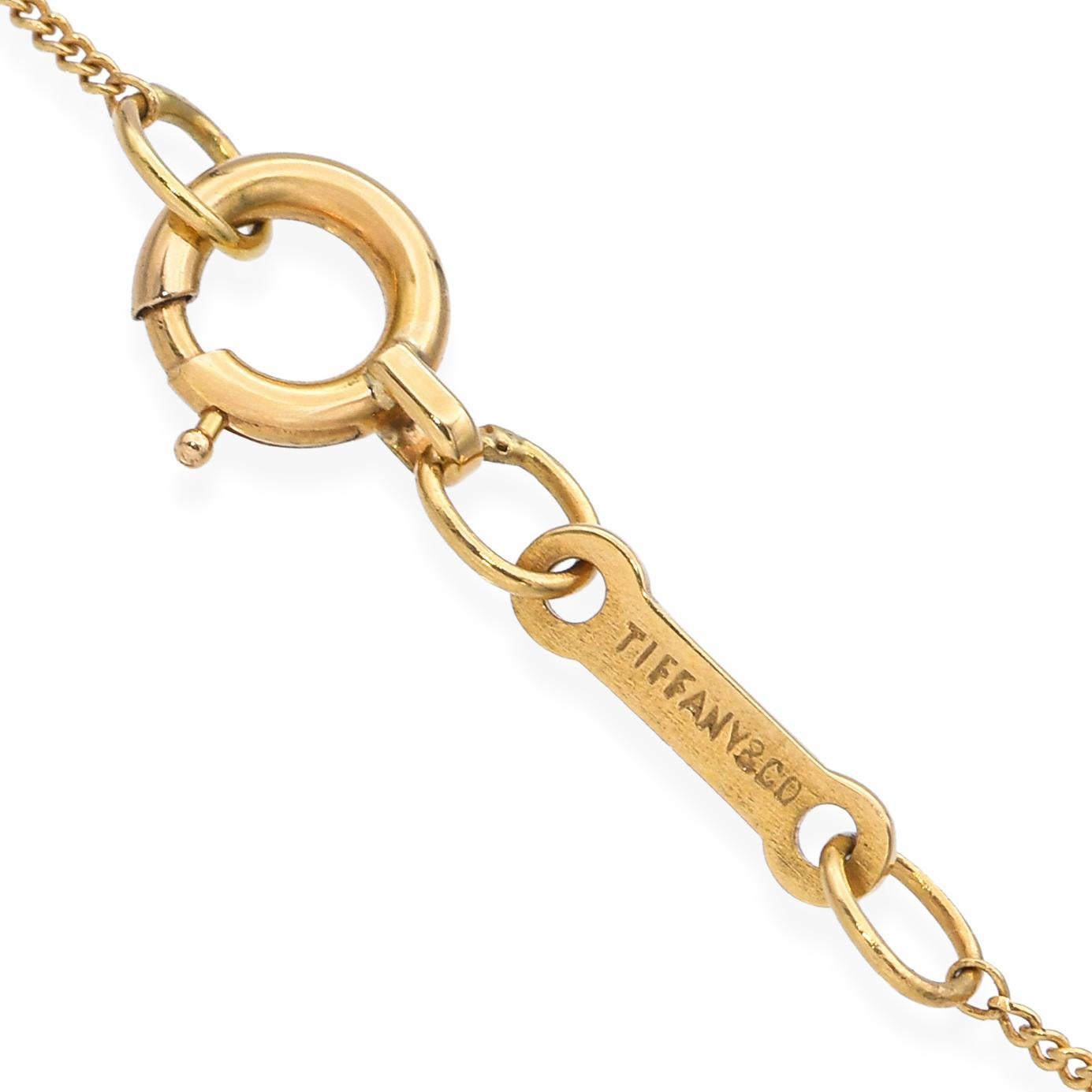 Tiffany & Co. Collana con ciondolo ovale in oro giallo 24k di Elsa Peretti in vendita 1