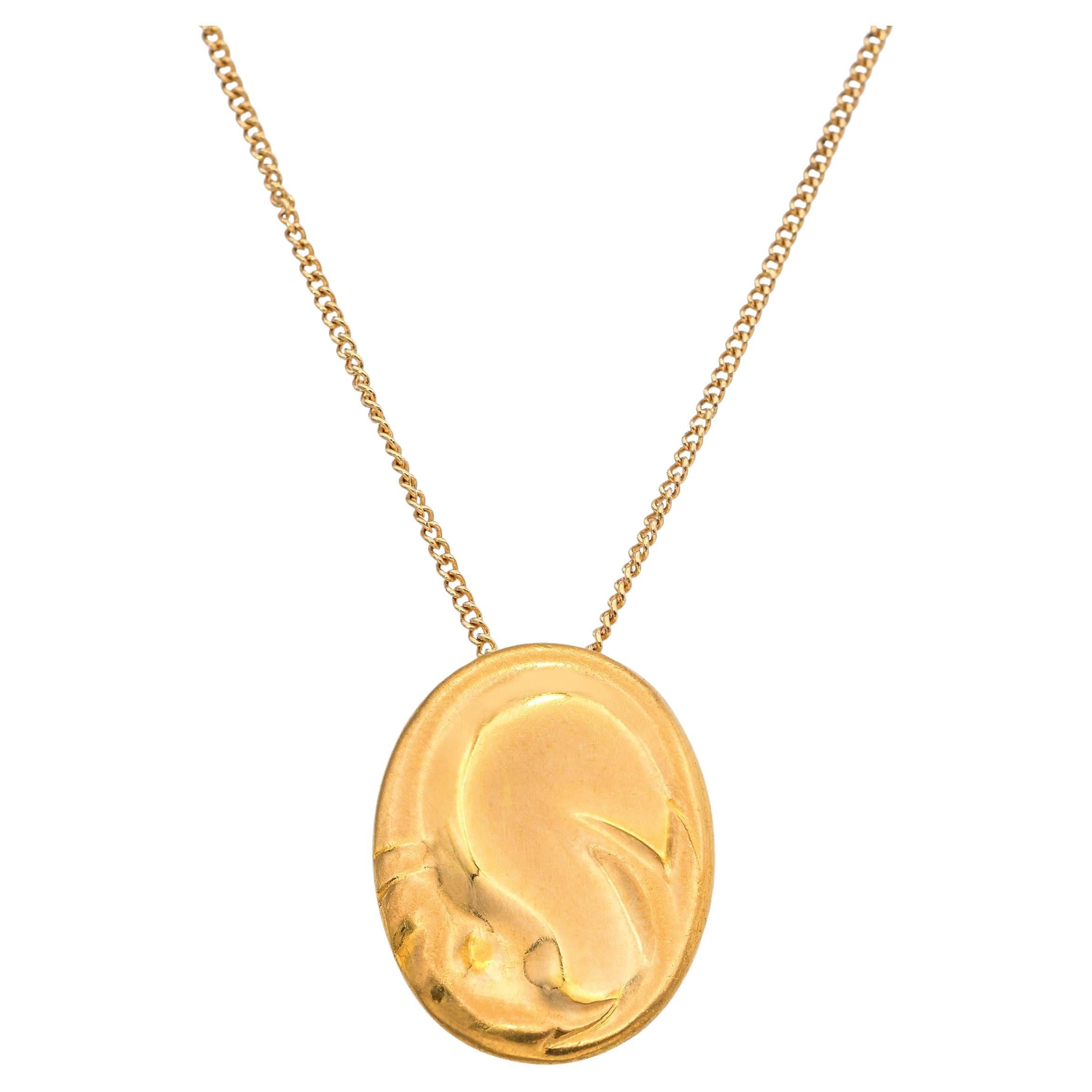 Tiffany & Co. Collana con ciondolo ovale in oro giallo 24k di Elsa Peretti in vendita