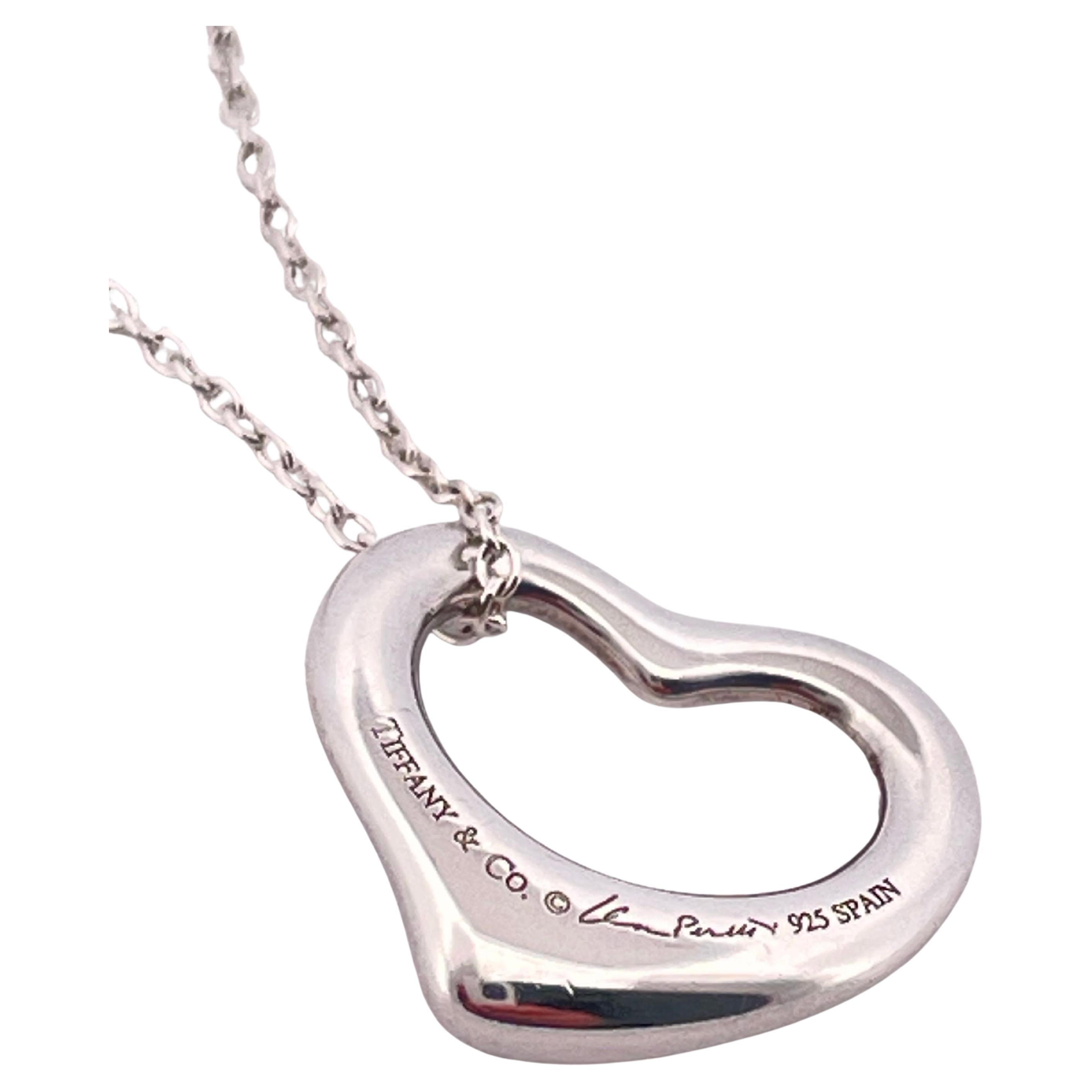 Tiffany & Co. Elsa Peretti 925 Sterling Silver Heart Pendant & 17” Chain In Good Condition For Sale In Sewickley, PA