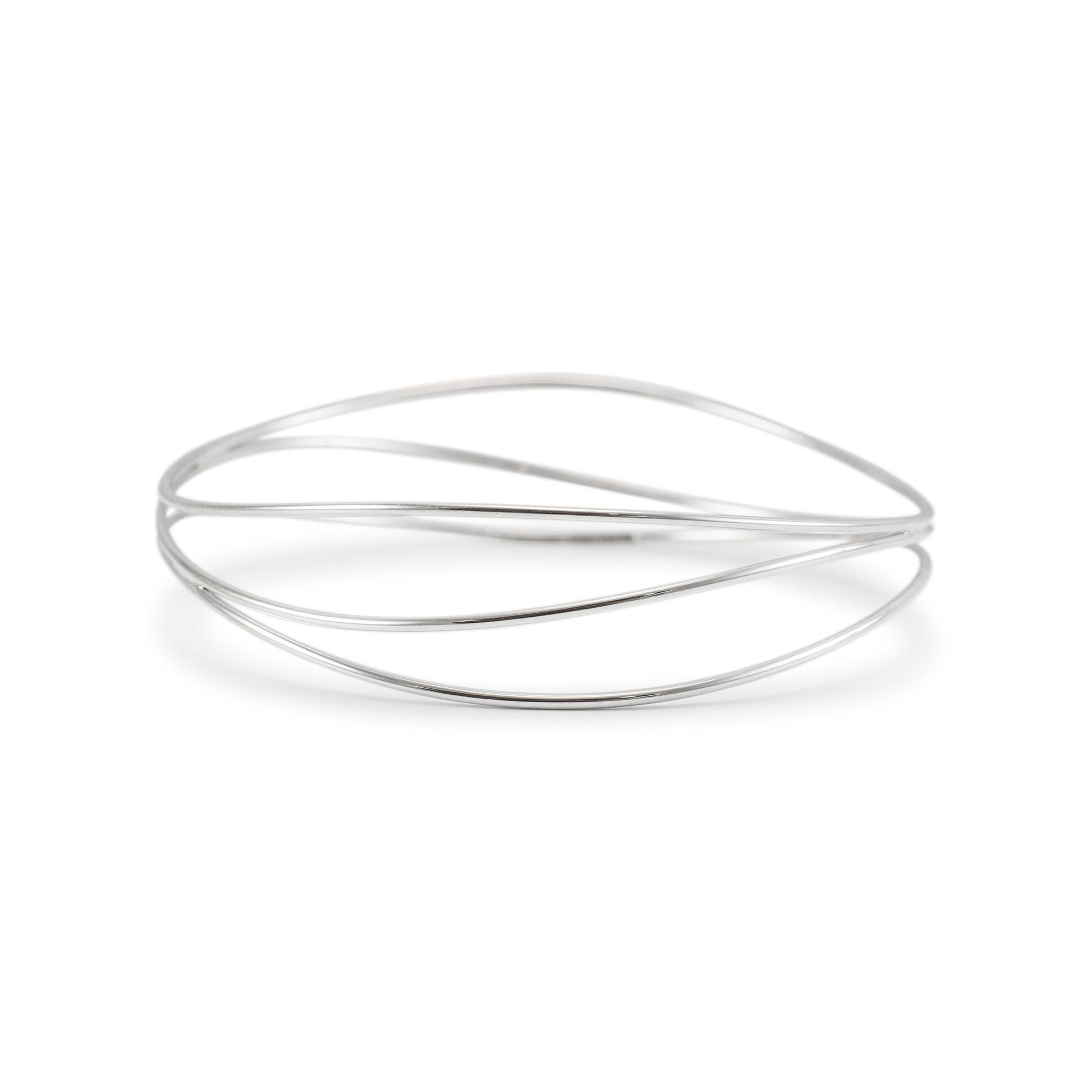 Marke: Tiffany & Co.

Geschlecht: Damen

Metall Typ: 925 Sterling Silber

Länge: 7,50 Zoll

Breite: 16,00 mm

Gewicht: 7.13 Gramm

Damen-Armband aus poliertem Silber, von einem Designer hergestellt. Das Metall wurde getestet und als 925 (STERLING)